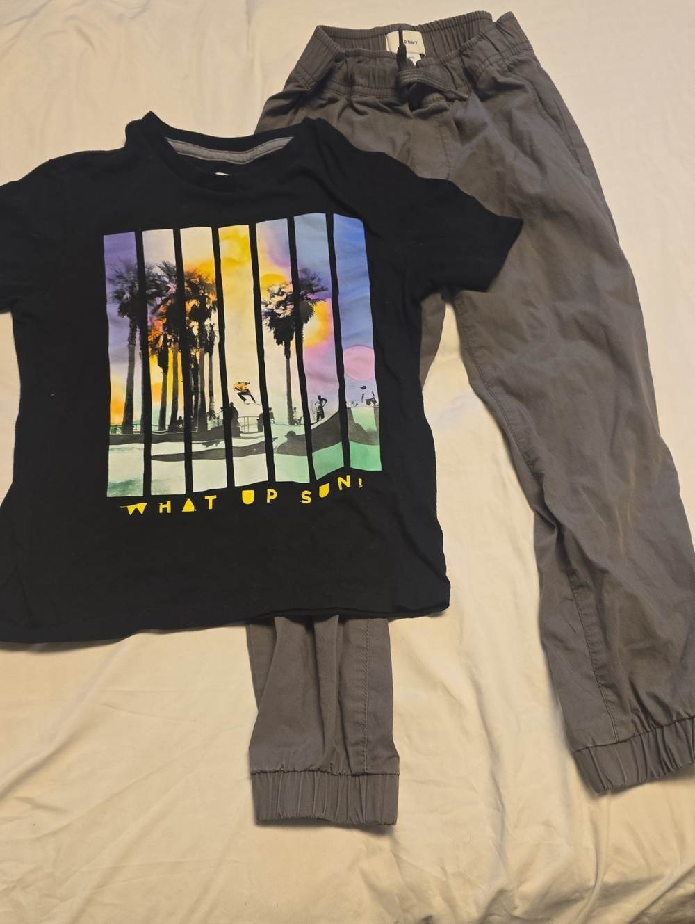Old Navy Boys Palm Tree Graphic Tee & Olive Jogger Pants Set – Size S (6-7)